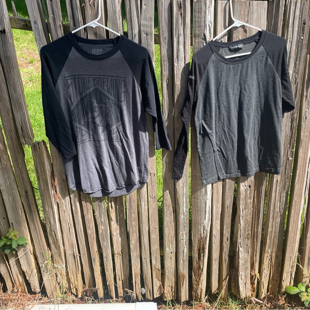 2 Baseball style Tees & 2 linen hooded short sleeve shirts (mediums)